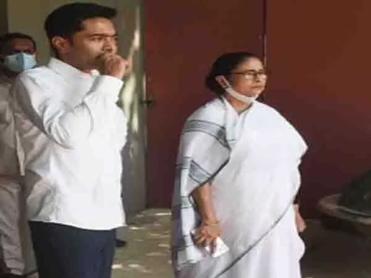 ममता, अभिषेक ने राहुल का नाम लिए बगैर अयोग्यता के मुद्दे पर भाजपा को आड़े हाथों लिया